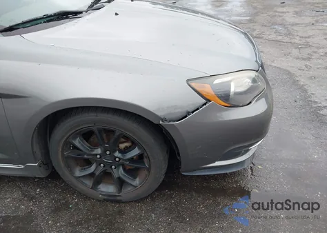 2013 Chrysler 200 Limited z USA, uszkodzony, nr VIN 1C3CCBCG7DN719655